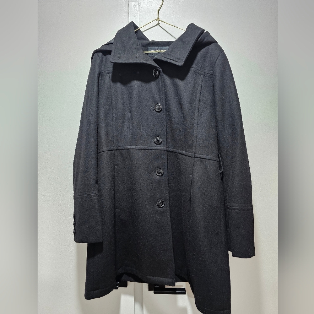 NWT Liz Clairborne Women's Black Coat, Large